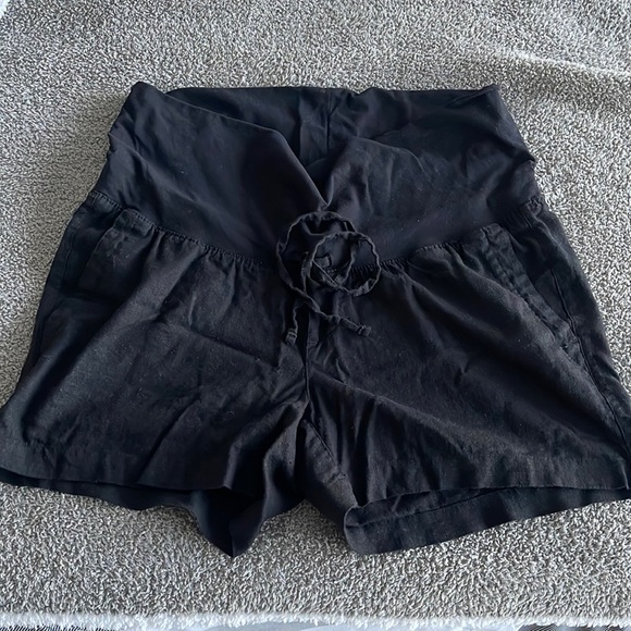 Old Navy Pants - Old Navy Maternity Black Linen Shorts size Large
